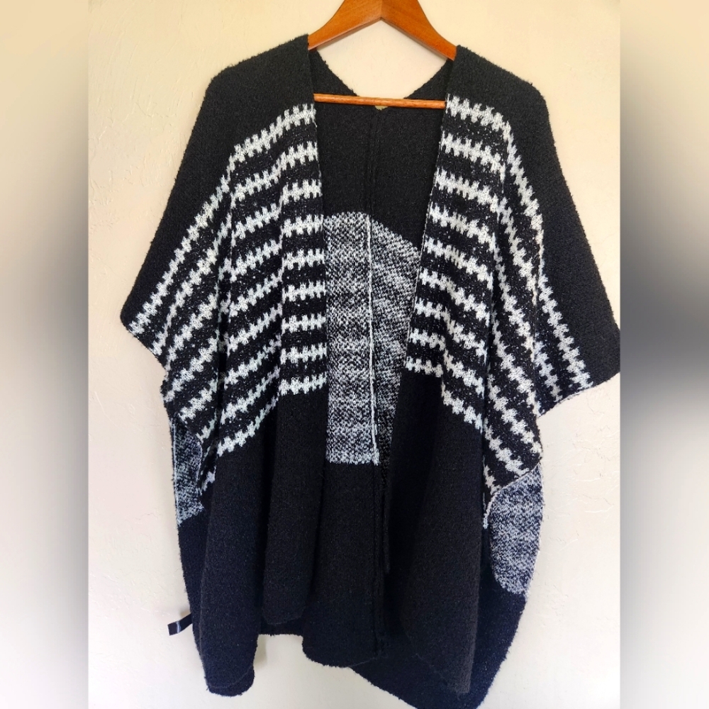 Women's Black & White Open Front Cardigan
